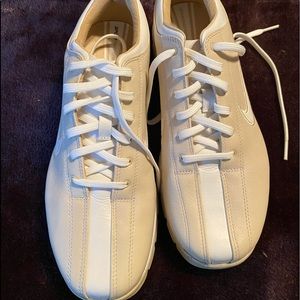 Women’s Nike sport performance